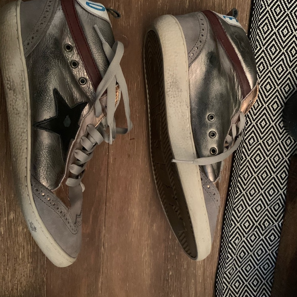 Free Bird Size 10 super cute Hi-Tops 👟